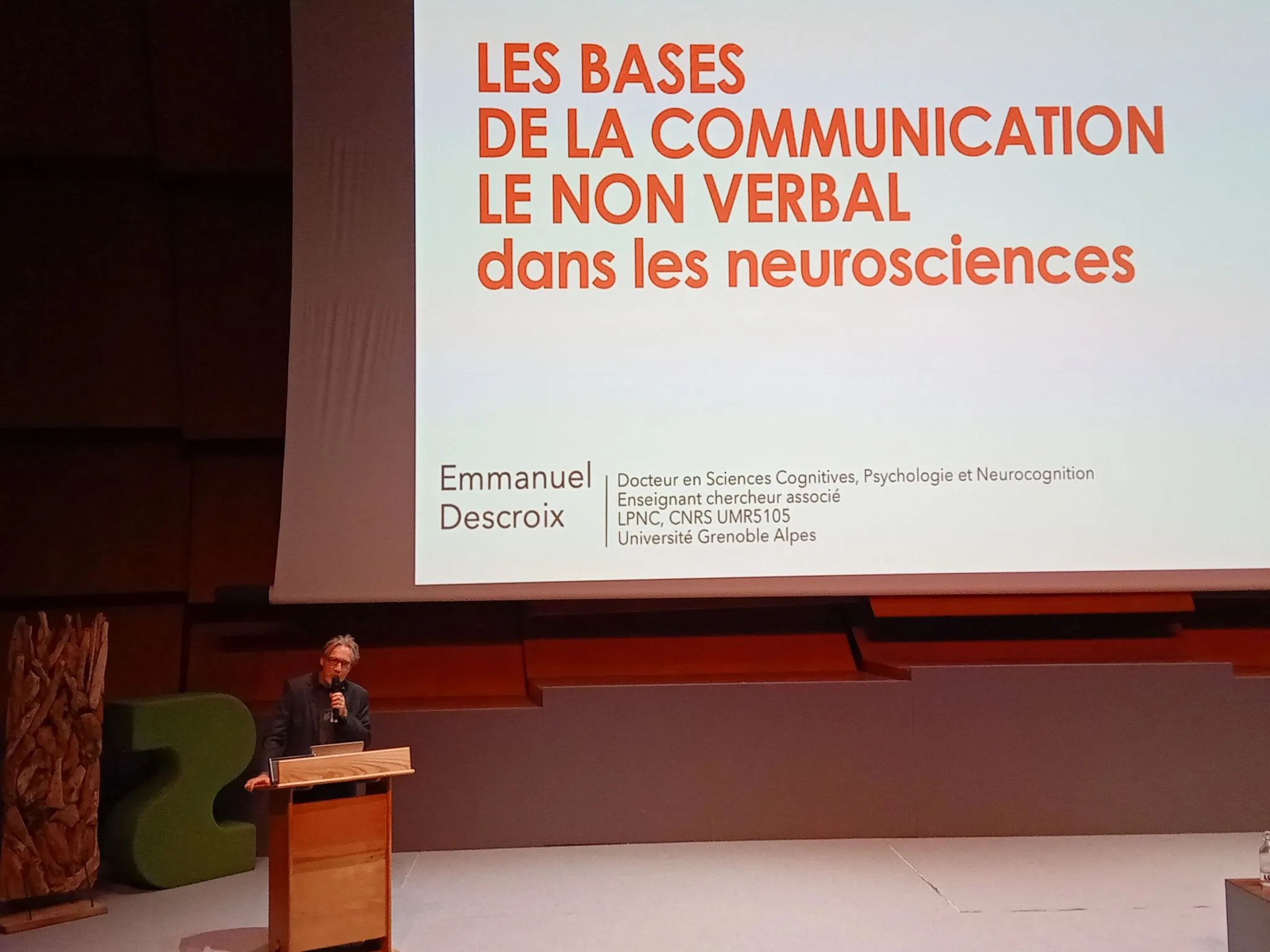 Emmanuel Descroix en conférence : « Les bases de la communication, le non verbal dans les neurosciences »